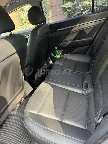 Hyundai Avante 2018, 130,000 km - 1.6 л - Bakı