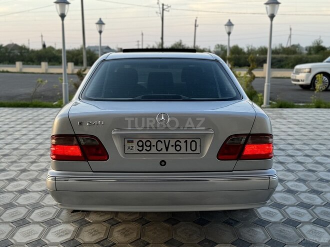 Mercedes E 240 2000, 168,000 km - 2.4 l - Saatlı