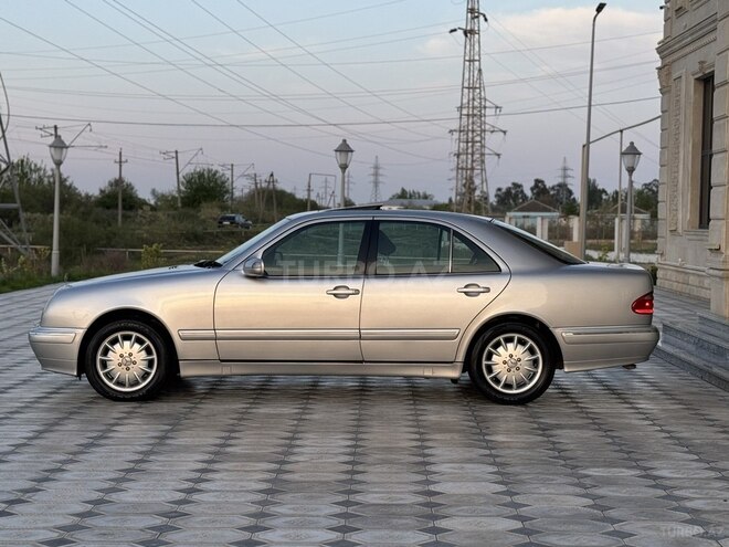 Mercedes E 240 2000, 168,000 km - 2.4 l - Saatlı