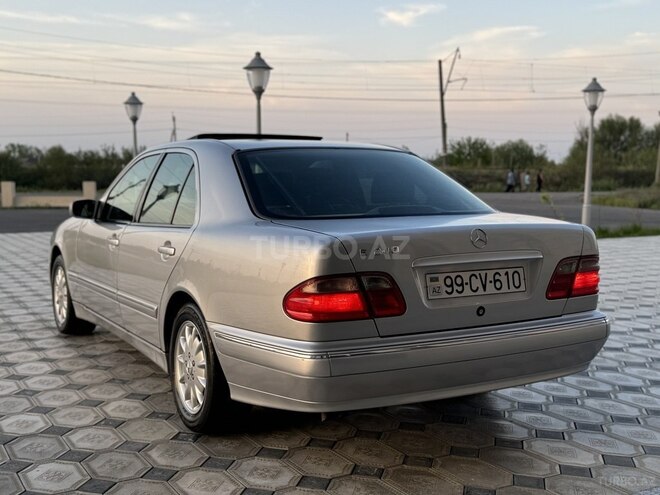 Mercedes E 240 2000, 168,000 km - 2.4 l - Saatlı