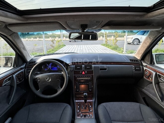 Mercedes E 240 2000, 168,000 km - 2.4 l - Saatlı