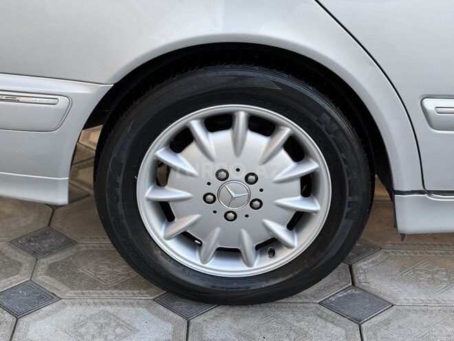 Mercedes E 240 2000, 168,000 km - 2.4 l - Saatlı