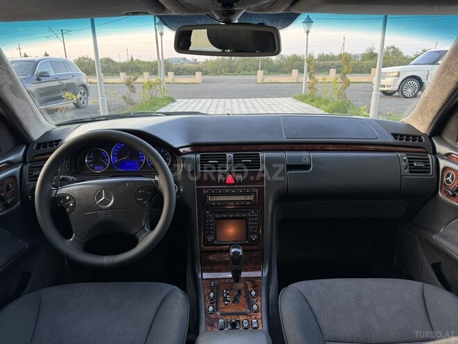 Mercedes E 240 2000, 168,000 km - 2.4 l - Saatlı