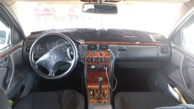 Mercedes E 220 d 1999, 395,000 km - 2.2 l - Şirvan