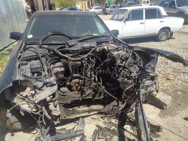 Mercedes E 220 d 2001, 660,000 km - 2.2 л - Şamaxı