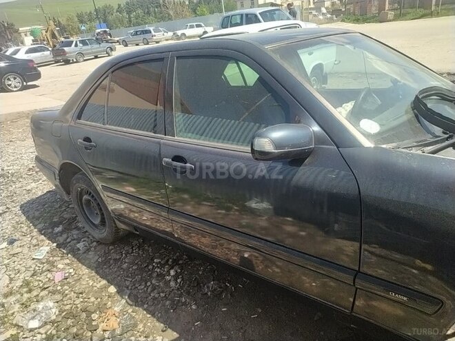 Mercedes E 220 d 2001, 660,000 km - 2.2 л - Şamaxı