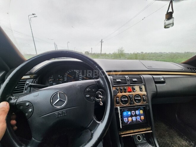 Mercedes E 220 d 2001, 256,000 km - 2.2 l - Bakı