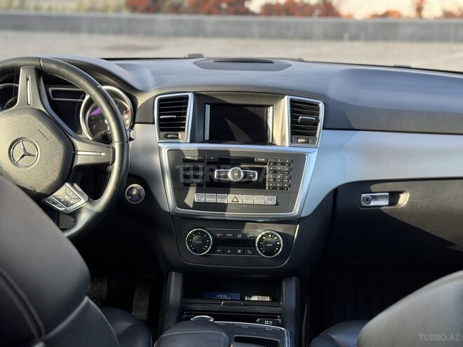 Mercedes ML 350 4MATIC 2013, 140,000 km - 3.5 l - Quba