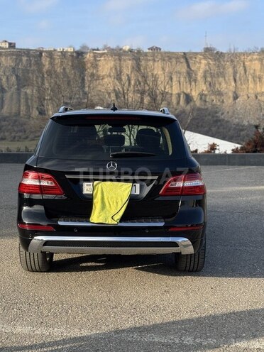 Mercedes ML 350 4MATIC 2013, 140,000 km - 3.5 l - Quba