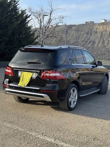 Mercedes ML 350 4MATIC 2013, 140,000 km - 3.5 l - Quba