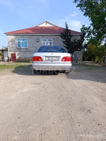 Mercedes E 240 1998, 65,600 km - 2.4 l - Bakı