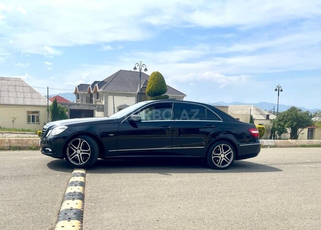 Mercedes E 350 2009, 235,000 km - 3.5 l - Gəncə