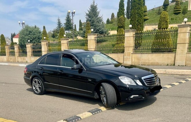 Mercedes E 350 2009, 235,000 km - 3.5 l - Gəncə