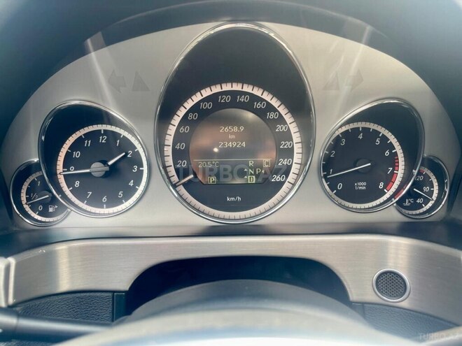 Mercedes E 350 2009, 235,000 km - 3.5 l - Gəncə
