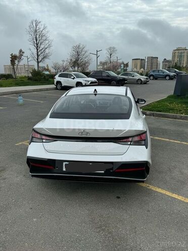 Hyundai Elantra-2