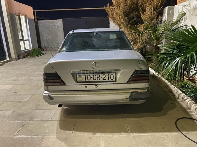 Mercedes E 220 1995, 560,000 km - 2.2 l - Bakı