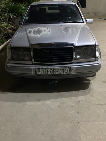 Mercedes E 220 1995, 560,000 km - 2.2 l - Bakı