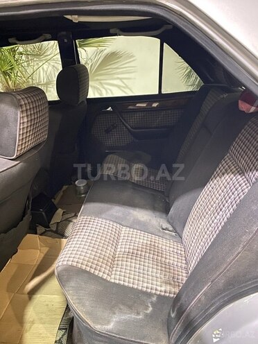 Mercedes E 220 1995, 560,000 km - 2.2 l - Bakı