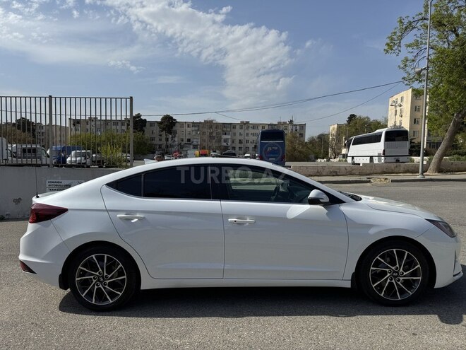 Hyundai Elantra 2019, 120,000 km - 2.0 l - Bakı