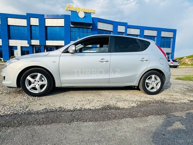 Hyundai i30 2009, 180,000 km - 1.4 л - Gəncə
