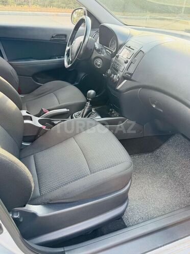 Hyundai i30 2009, 180,000 km - 1.4 л - Gəncə