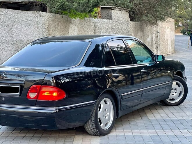 Mercedes E 220 d 1999, 420,145 km - 2.2 l - Bakı