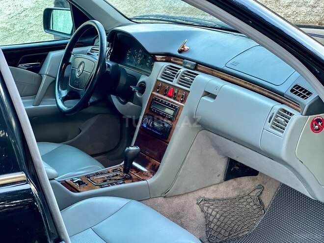 Mercedes E 220 d 1999, 420,145 km - 2.2 l - Bakı
