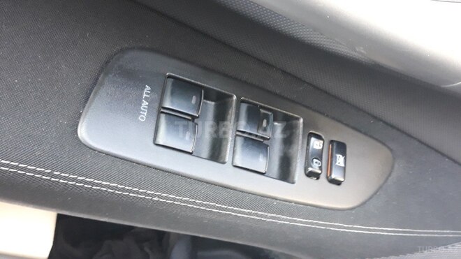 Toyota Auris 2010, 348,500 km - 1.4 l - Masallı