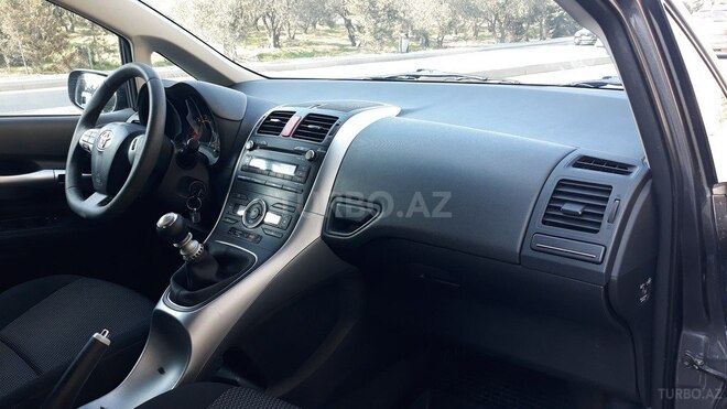 Toyota Auris 2010, 348,500 km - 1.4 l - Masallı