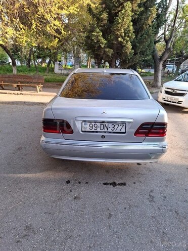 Mercedes E 220 d 2001, 438,000 km - 2.2 л - Bakı