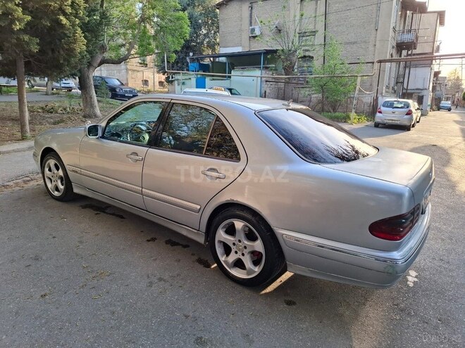 Mercedes E 220 d 2001, 438,000 km - 2.2 л - Bakı