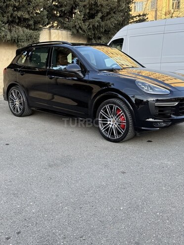 Porsche Cayenne GTS 2017, 30,000 km - 3.6 l - Bakı