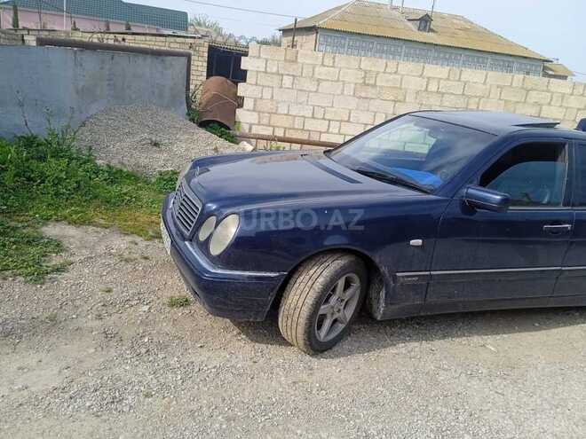 Mercedes E 280 1998, 522,000 km - 2.8 l - Qusar