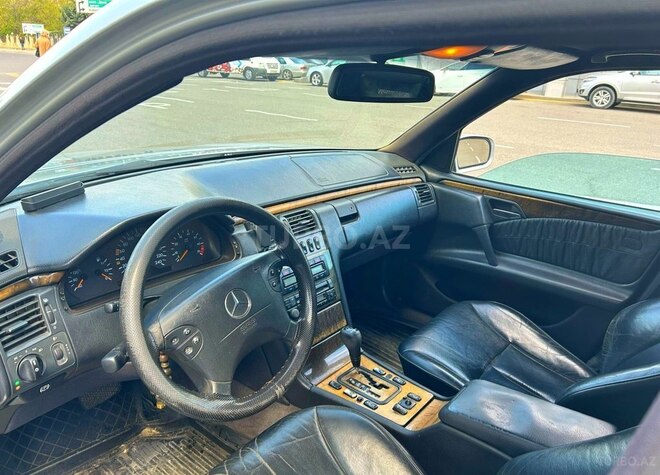 Mercedes E 240 1999, 344,400 km - 2.4 l - Bakı