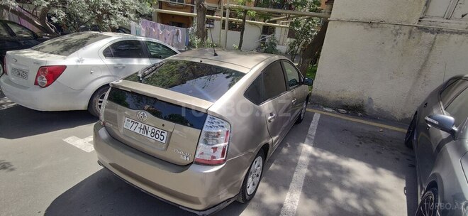 Toyota Prius-8