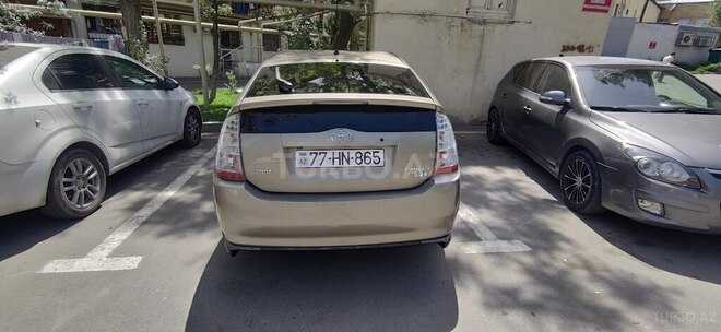 Toyota Prius-7