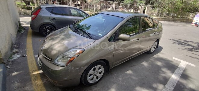 Toyota Prius-5