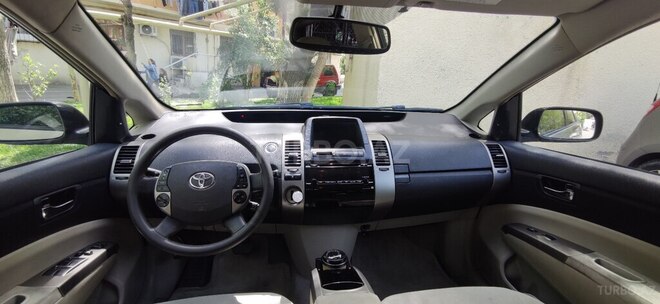 Toyota Prius-10
