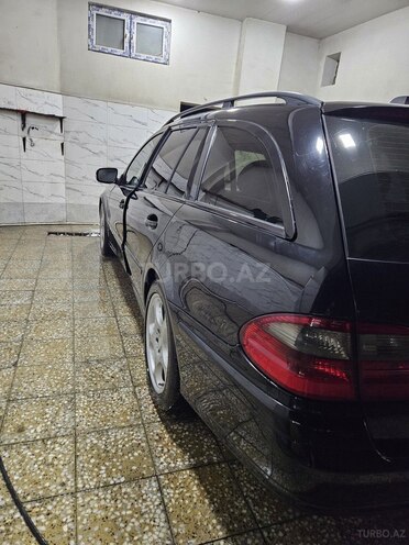 Mercedes E 220 d-4