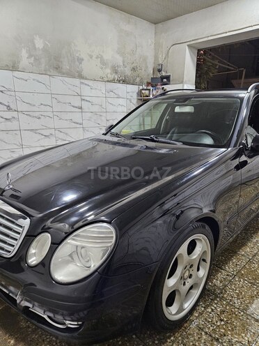 Mercedes E 220 d-3