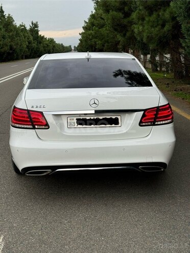 Mercedes E 250 4MATIC 2015, 142,000 km - 2.2 л - Gəncə