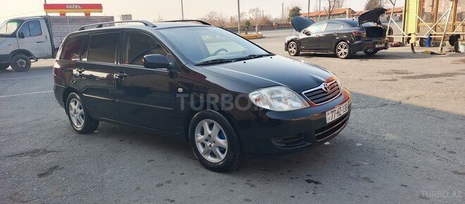 Toyota Corolla 2004, 345,000 km - 1.4 l - Zaqatala