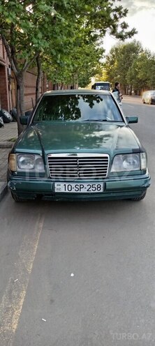 Mercedes E 220 1993, 300,000 km - 2.2 l - Gəncə