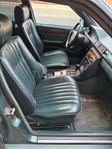 Mercedes E 220 1993, 300,000 km - 2.2 l - Gəncə
