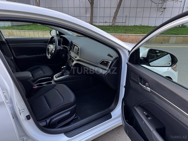 Hyundai Elantra 2017, 130,000 km - 2.0 l - Bakı