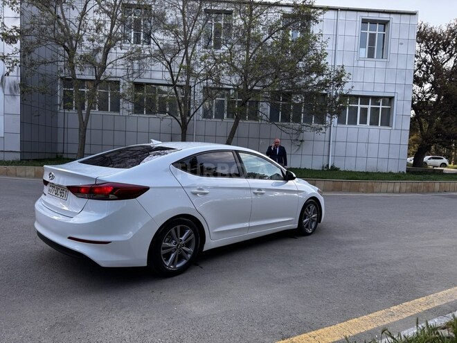 Hyundai Elantra 2017, 130,000 km - 2.0 l - Bakı