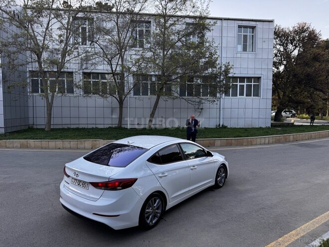 Hyundai Elantra 2017, 130,000 km - 2.0 l - Bakı
