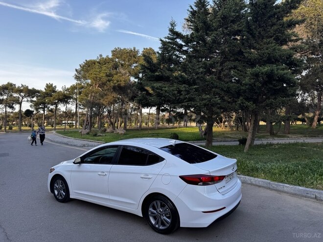 Hyundai Elantra 2017, 130,000 km - 2.0 l - Bakı