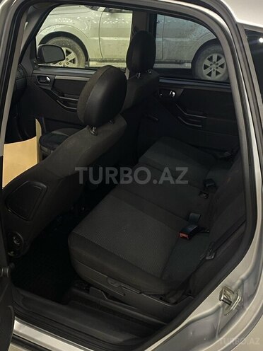 Opel Meriva-11
