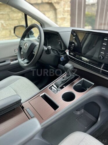 Toyota Sienna 2021, 82,000 km - 2.5 l - Bakı